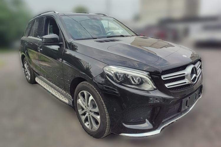 Used Mercedes-Benz GLE 2015 GLE 350 d 4MATIC Front Right 45 Deg