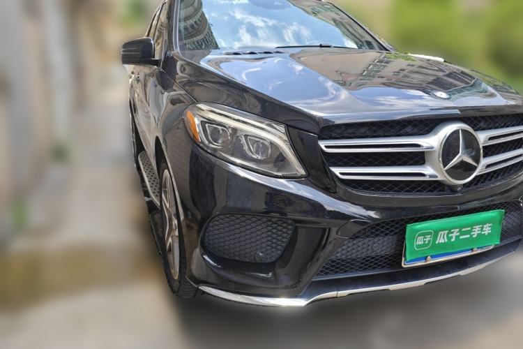 Used Mercedes-Benz GLE  Front Right 45 Deg