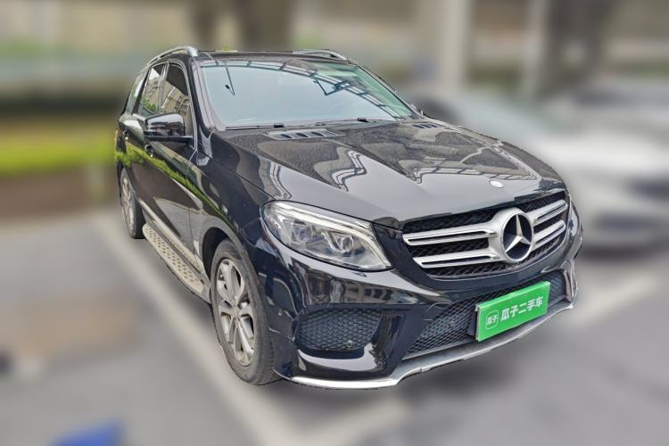 Used Mercedes-Benz GLE 2015 GLE 350 d 4MATIC Front Right 45 Deg