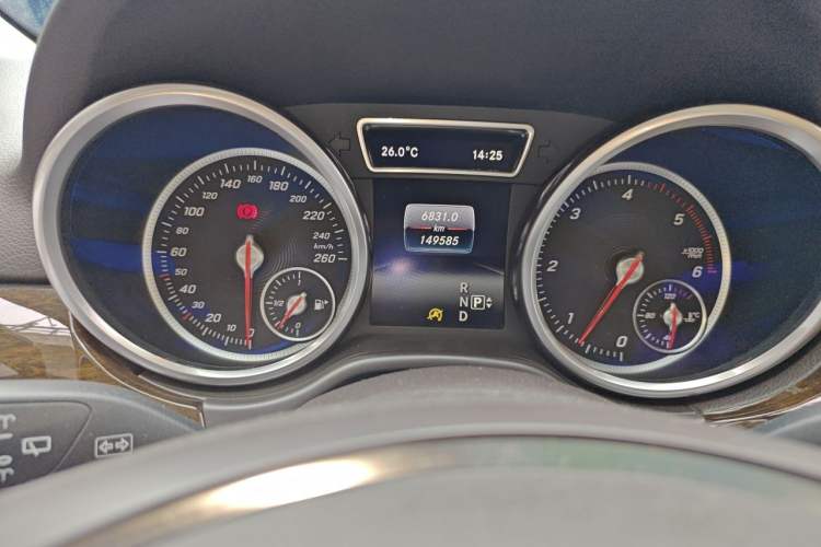 Used Mercedes-Benz GLE 2015 GLE 350 d 4MATIC Instrument Cluster