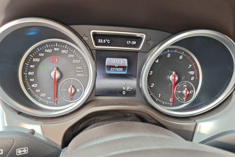 Used Mercedes-Benz GLE 2015 GLE 320 4MATIC Instrument Cluster