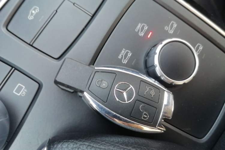 Used Mercedes-Benz GLE 2015 GLE 350 d 4MATIC Interior 1