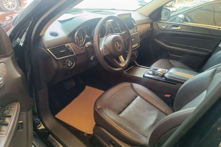 Used Mercedes-Benz GLE 2015 GLE 400 4MATIC Interior 2