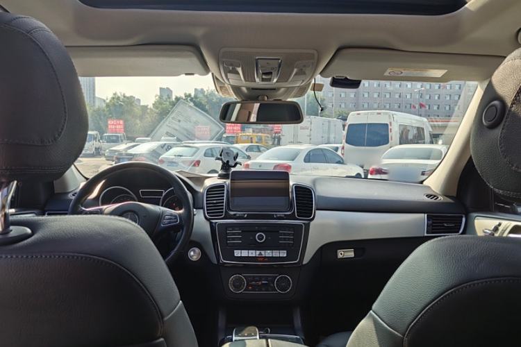 Used Mercedes-Benz GLE 2015 GLE 400 4MATIC Interior 2