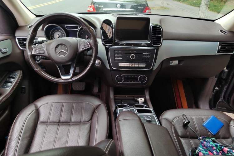 Used Mercedes-Benz GLE 2015 GLE 320 4MATIC Interior 2