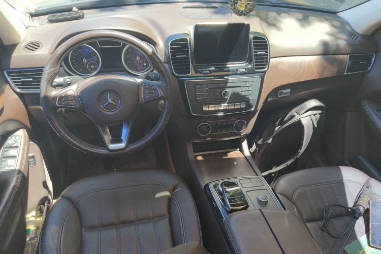 Used Mercedes-Benz GLE 2015 GLE 400 4MATIC Interior 2