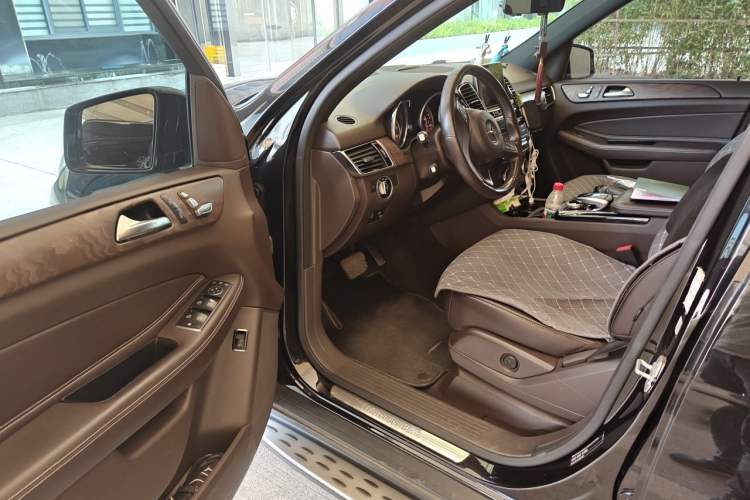 Used Mercedes-Benz GLE 2015 GLE 400 4MATIC Interior 3