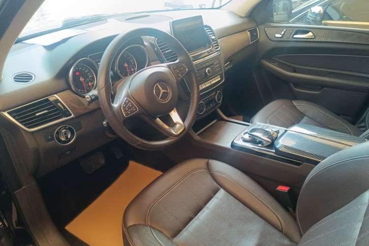 Used Mercedes-Benz GLE 2015 GLE 400 4MATIC Interior 3