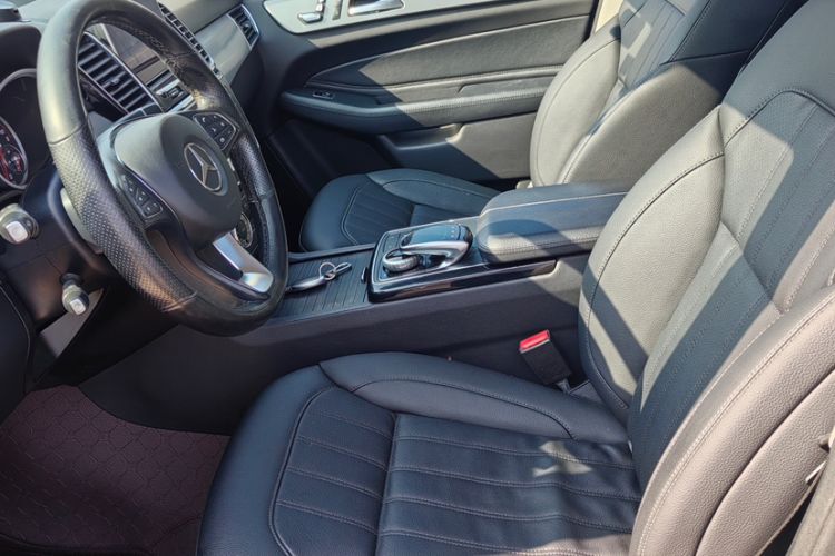Used Mercedes-Benz GLE 2015 GLE 400 4MATIC Interior 3