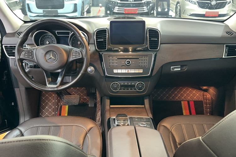 Used Mercedes-Benz GLE 2015 GLE 400 4MATIC Interior 3