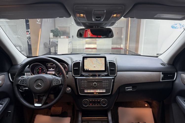 Used Mercedes-Benz GLE 2015 GLE 400 4MATIC Interior 3