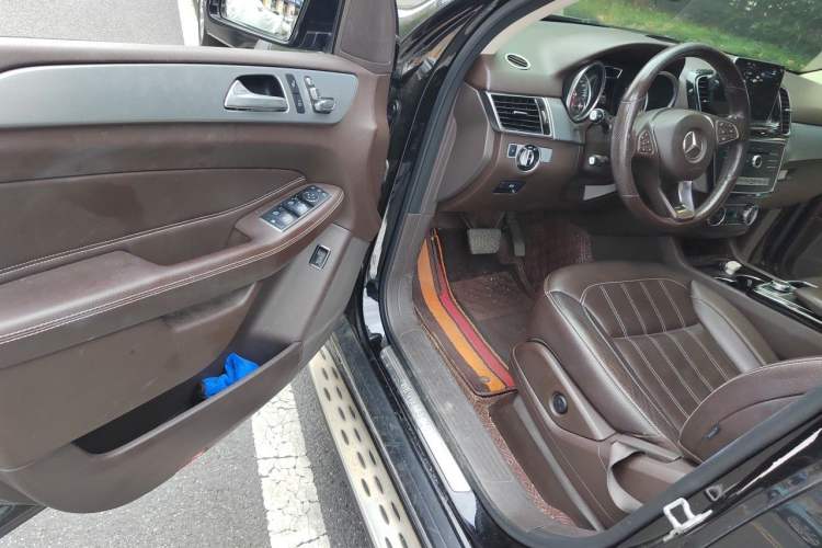 Used Mercedes-Benz GLE 2015 GLE 320 4MATIC Interior 3