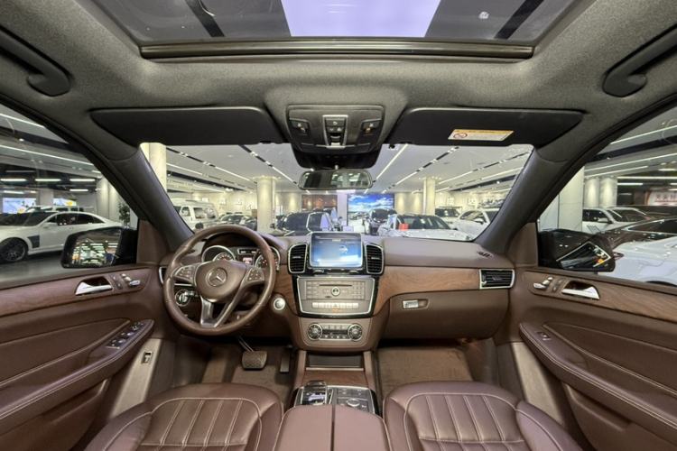 Used Mercedes-Benz GLE 2015 GLE 400 4MATIC Interior 4