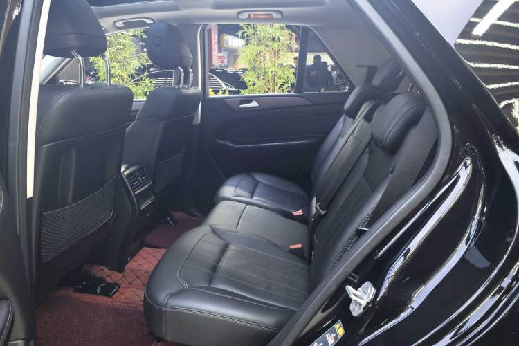 Used Mercedes-Benz GLE 2015 GLE 400 4MATIC Interior 4