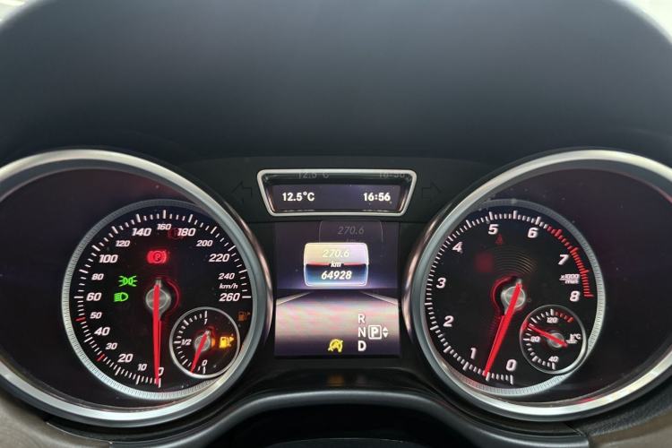 Used Mercedes-Benz GLE 2015 GLE 400 4MATIC Interior 4