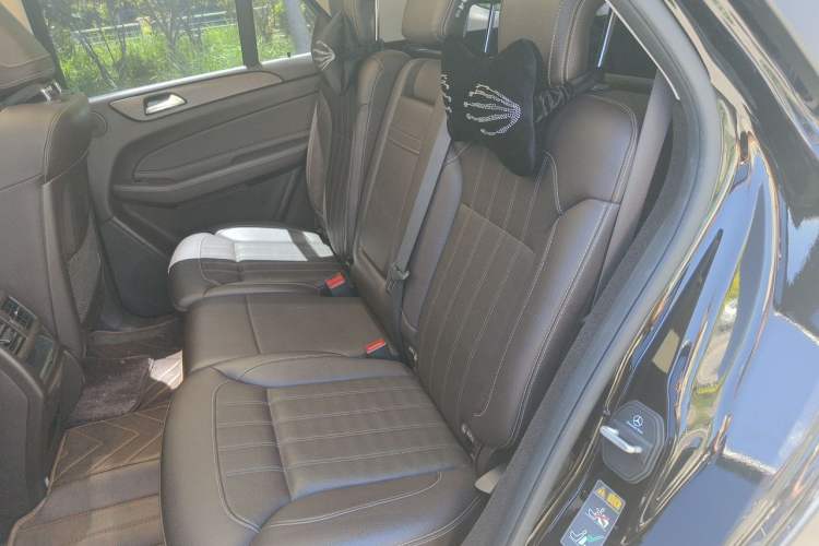 Used Mercedes-Benz GLE 2015 GLE 400 4MATIC Interior 4