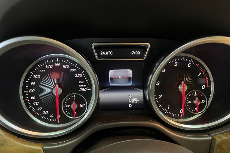 Used Mercedes-Benz GLE 2015 GLE 320 4MATIC Interior 4
