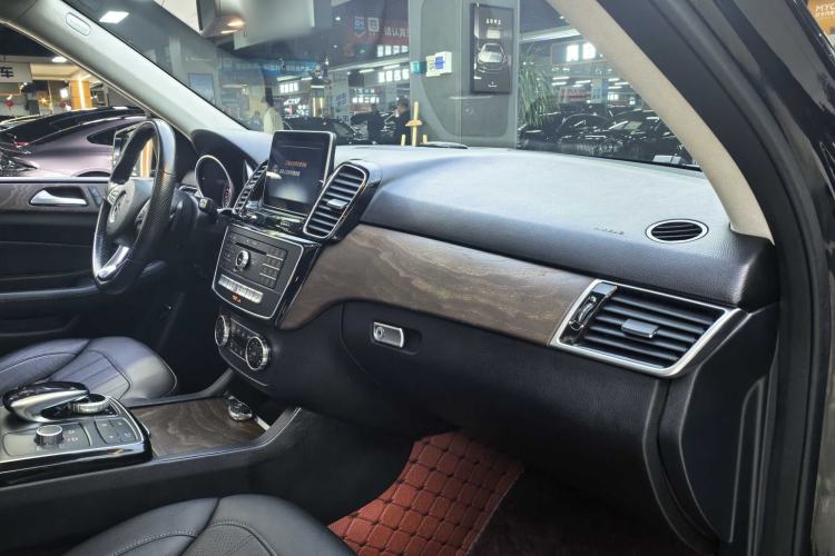 Used Mercedes-Benz GLE 2015 GLE 400 4MATIC Interior 7