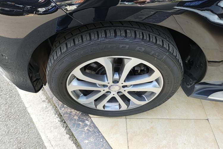 Used Mercedes-Benz GLE 2015 GLE 320 4MATIC Left Front Wheel Hub