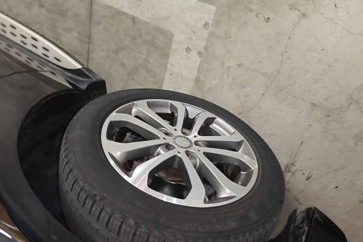 Used Mercedes-Benz GLE 2015 GLE 320 4MATIC Left Front Wheel Hub