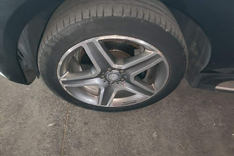 Used Mercedes-Benz GLE 2015 GLE 400 4MATIC Left Front Wheel Hub