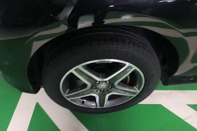 Used Mercedes-Benz GLE 2015 GLE 400 4MATIC Left Front Wheel Hub