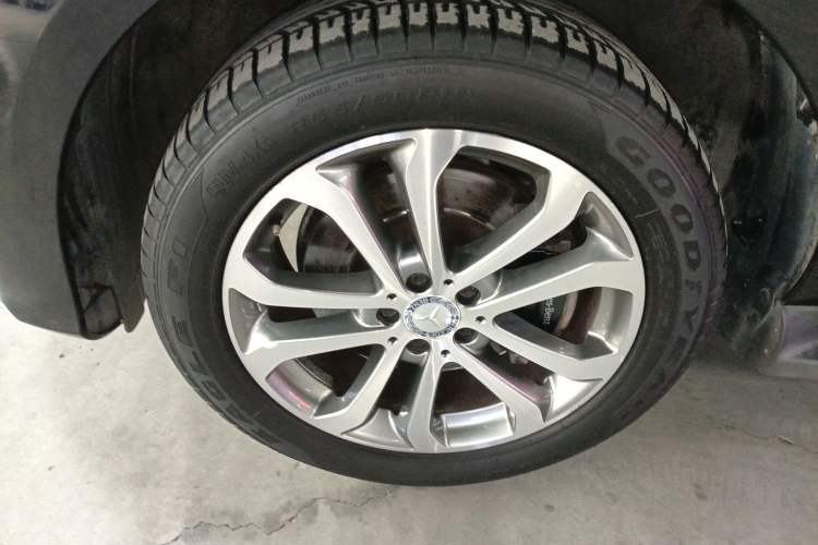 Used Mercedes-Benz GLE 2015 GLE 320 4MATIC Left Front Wheel Hub