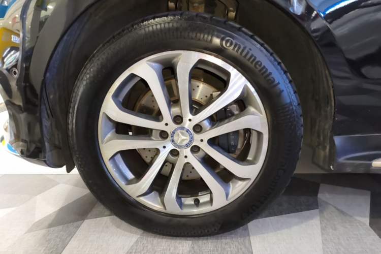 Used Mercedes-Benz GLE 2015 GLE 320 4MATIC Left Front Wheel Hub