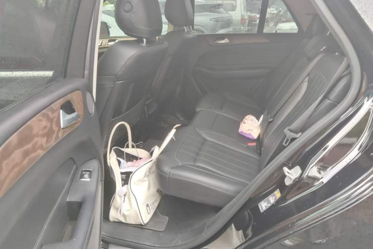 Used Mercedes-Benz GLE 2015 GLE 400 4MATIC Left Rear Seat