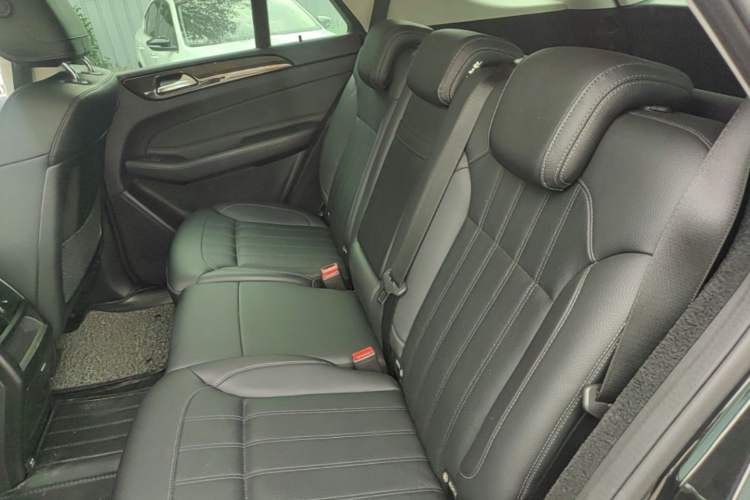 Used Mercedes-Benz GLE 2015 GLE 350 d 4MATIC Left Rear Seat