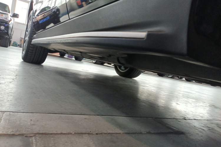 Used Mercedes-Benz GLE 2015 GLE 320 4MATIC Left Side Sill