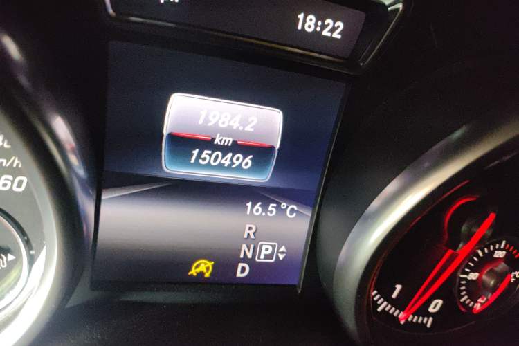 Used Mercedes-Benz GLE 2015 GLE 320 4MATIC Odometer Close Up