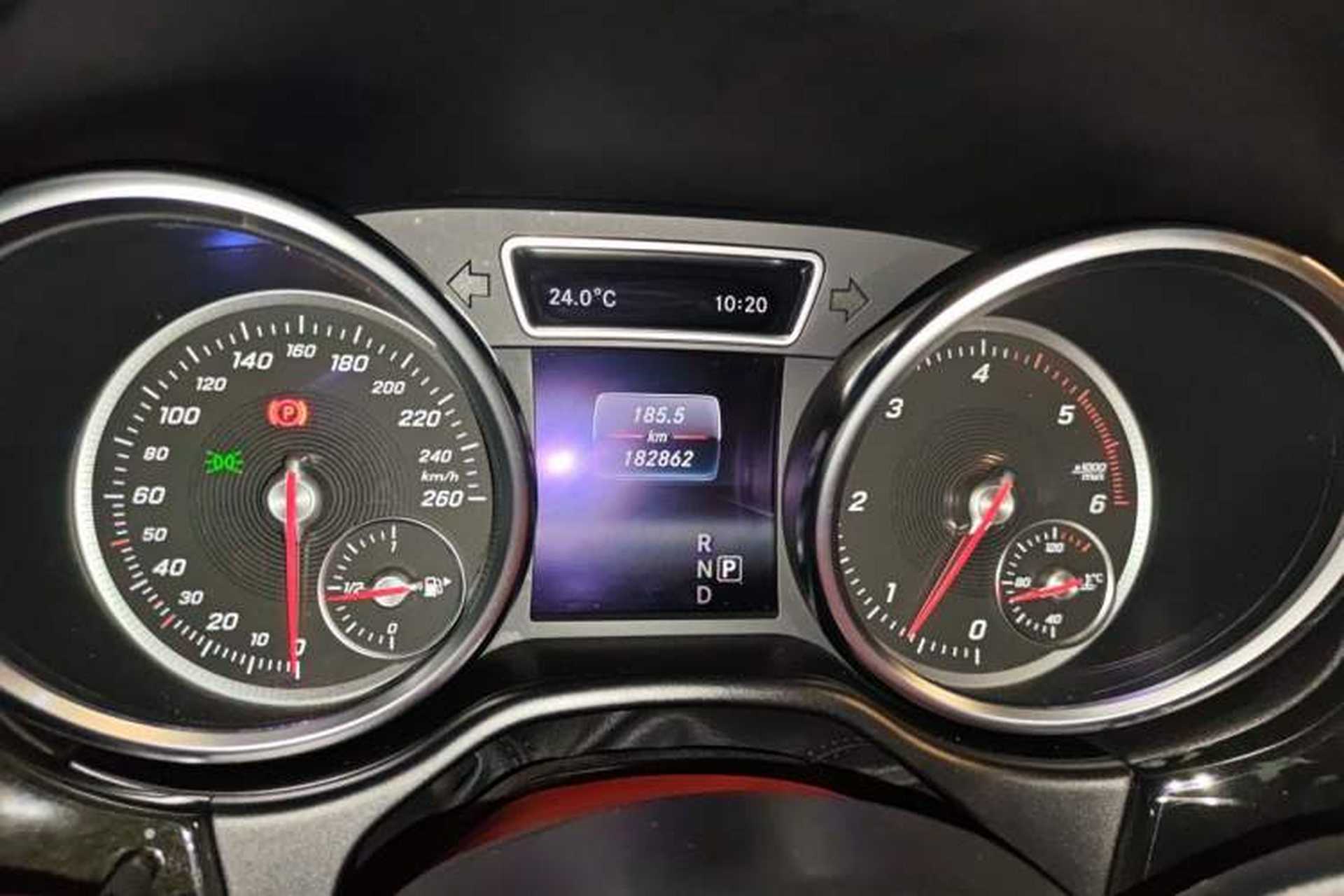 Used Mercedes-Benz GLE  Odometer Close Up
