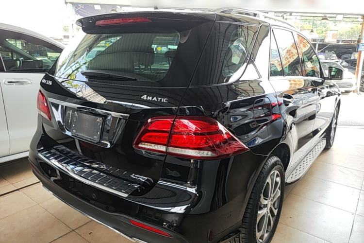 Used Mercedes-Benz GLE 2015 GLE 320 4MATIC Rear Right 45 Deg