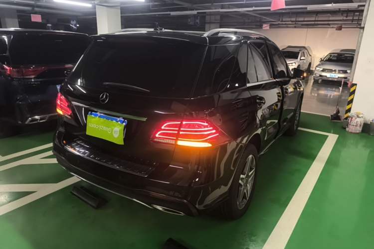 Used Mercedes-Benz GLE 2015 GLE 400 4MATIC Rear Right 45 Deg