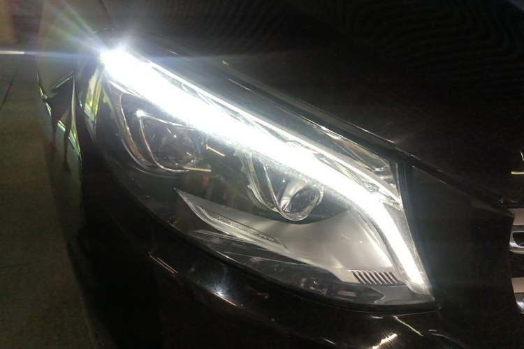 Used Mercedes-Benz GLE 2015 GLE 320 4MATIC Right Front Headlight