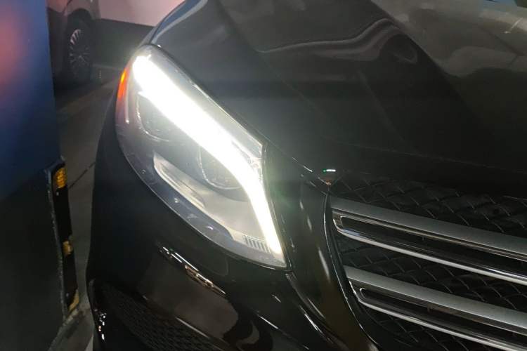 Used Mercedes-Benz GLE  Right Front Headlight