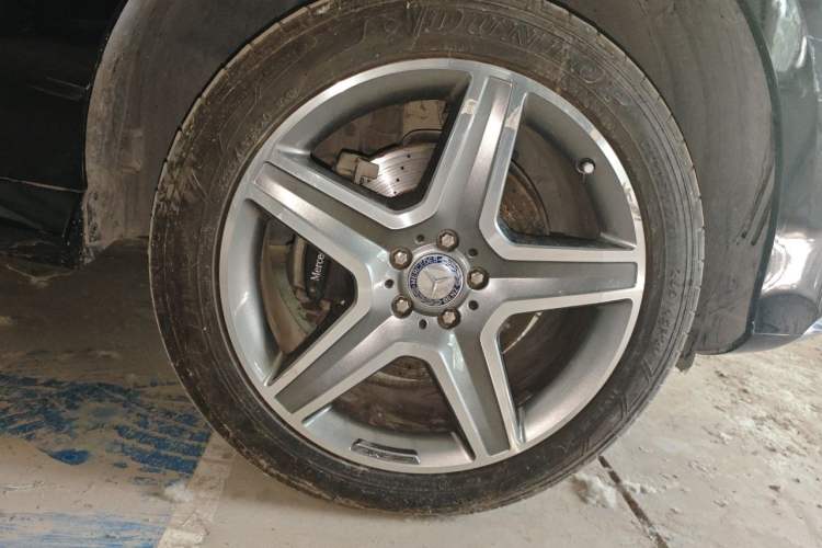 Used Mercedes-Benz GLE 2015 GLE 400 4MATIC Right Front Wheel Hub
