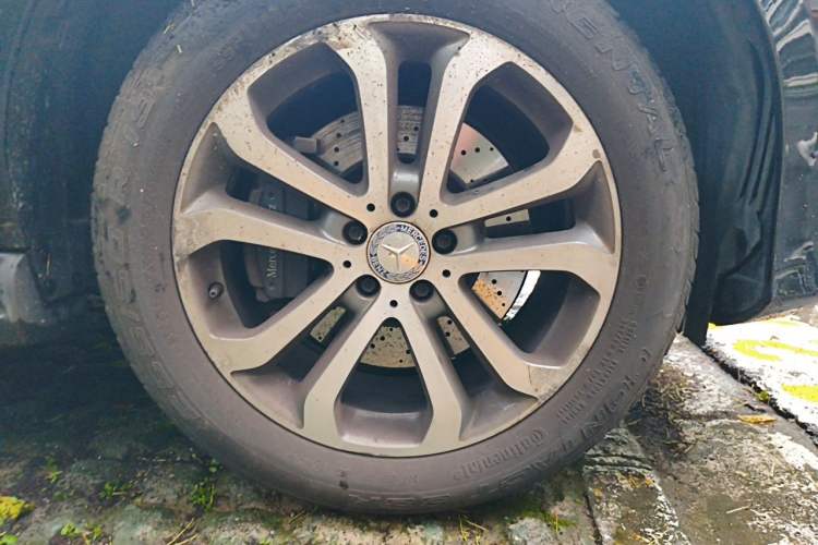 Used Mercedes-Benz GLE 2015 GLE 320 4MATIC Right Front Wheel Hub