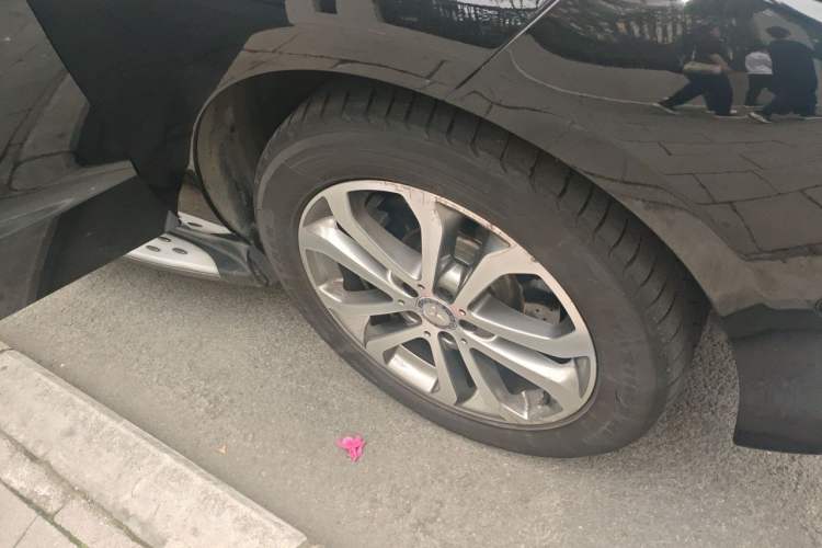Used Mercedes-Benz GLE 2015 GLE 320 4MATIC Right Front Wheel Hub