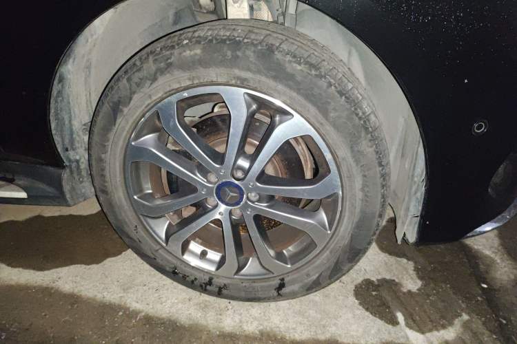 Used Mercedes-Benz GLE 2015 GLE 320 4MATIC Right Front Wheel Hub