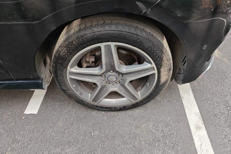 Used Mercedes-Benz GLE 2015 GLE 400 4MATIC Right Front Wheel Hub