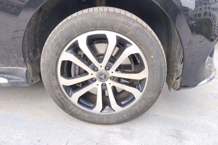 Used Mercedes-Benz GLE 2015 GLE 320 4MATIC Right Front Wheel Hub