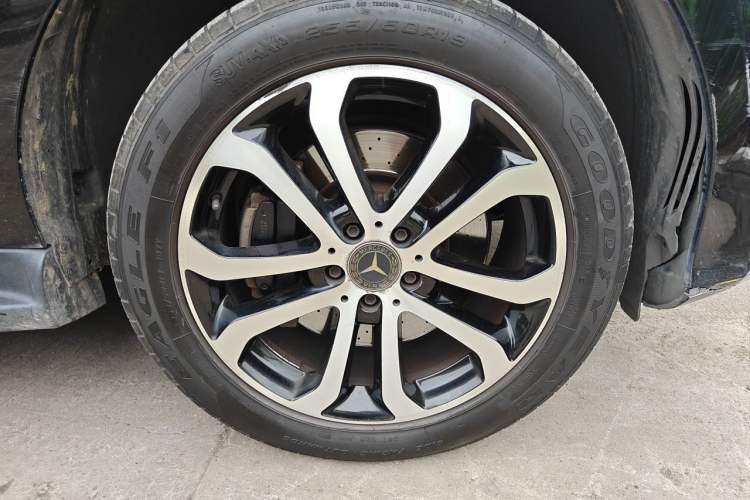 Used Mercedes-Benz GLE 2015 GLE 320 4MATIC Right Front Wheel Hub