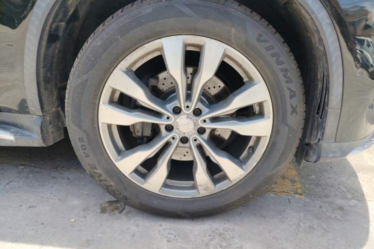 Used Mercedes-Benz GLE 2015 GLE 400 4MATIC Right Front Wheel Hub