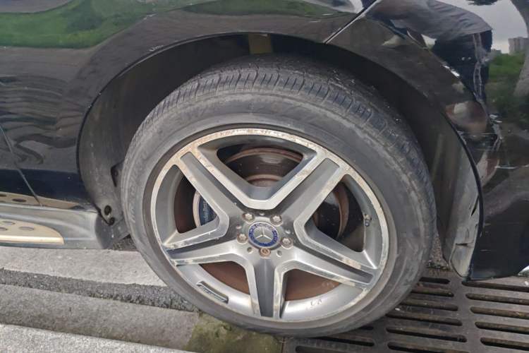 Used Mercedes-Benz GLE 2015 GLE 350 d 4MATIC Right Front Wheel Hub