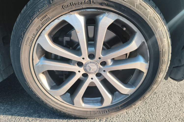 Used Mercedes-Benz GLE 2015 GLE 320 4MATIC Right Front Wheel Hub