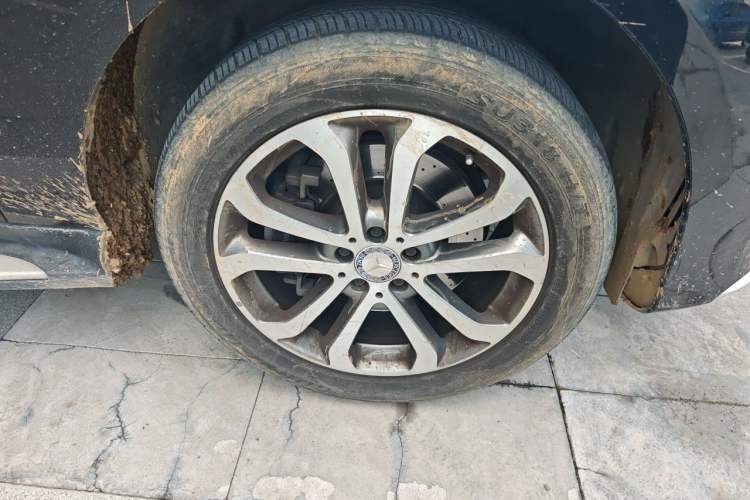Used Mercedes-Benz GLE 2015 GLE 320 4MATIC Right Front Wheel Hub