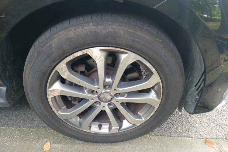 Used Mercedes-Benz GLE 2015 GLE 320 4MATIC Right Front Wheel Hub