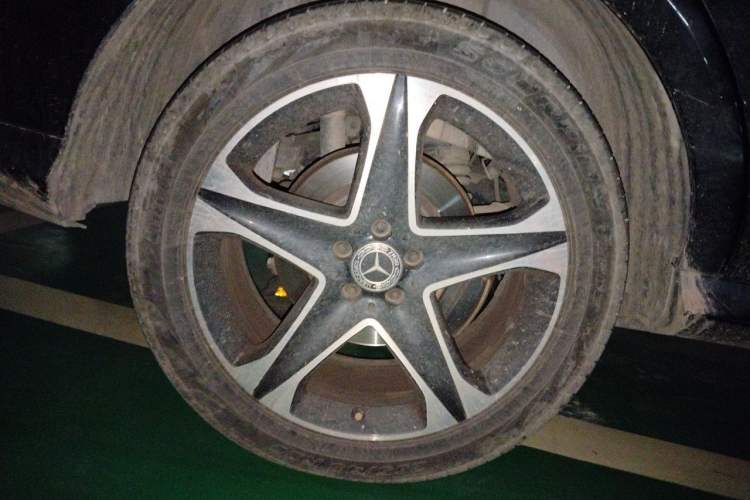 Used Mercedes-Benz GLE 2015 GLE 320 4MATIC Right Front Wheel Hub